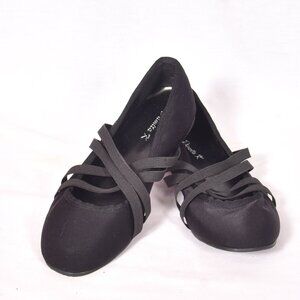 Damita K Jackie Size 6 Strappy Closed Toe Black Flat Shoes